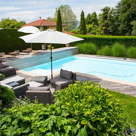 Modern With Swimming Pool Lake Access Nernier