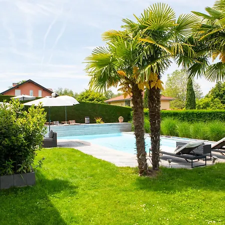 Modern With Swimming Pool Lake Access Villa