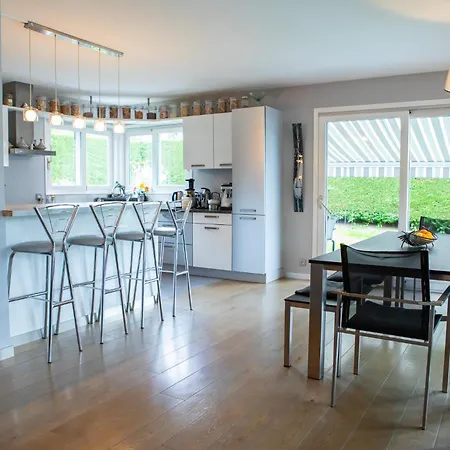 Modern With Swimming Pool Lake Access *