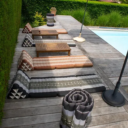 Modern With Swimming Pool Lake Access * Nernier