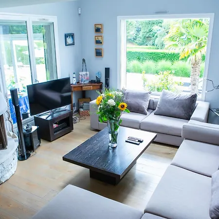 Villa Modern With Swimming Pool Lake Access