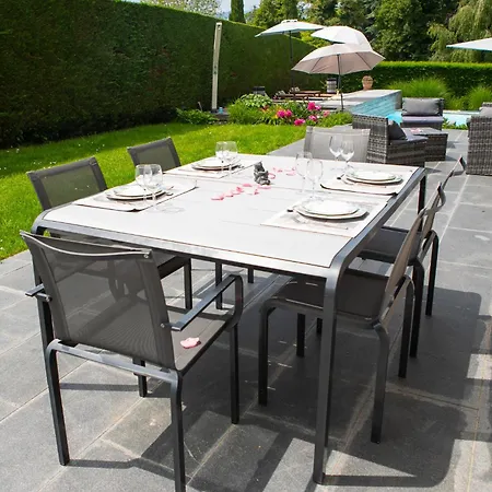 Modern With Swimming Pool Lake Access * Nernier
