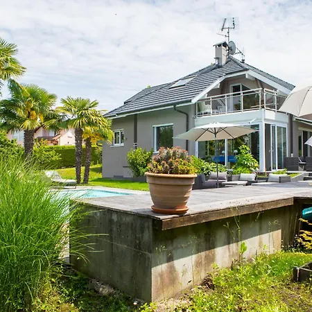 Modern With Swimming Pool Lake Access